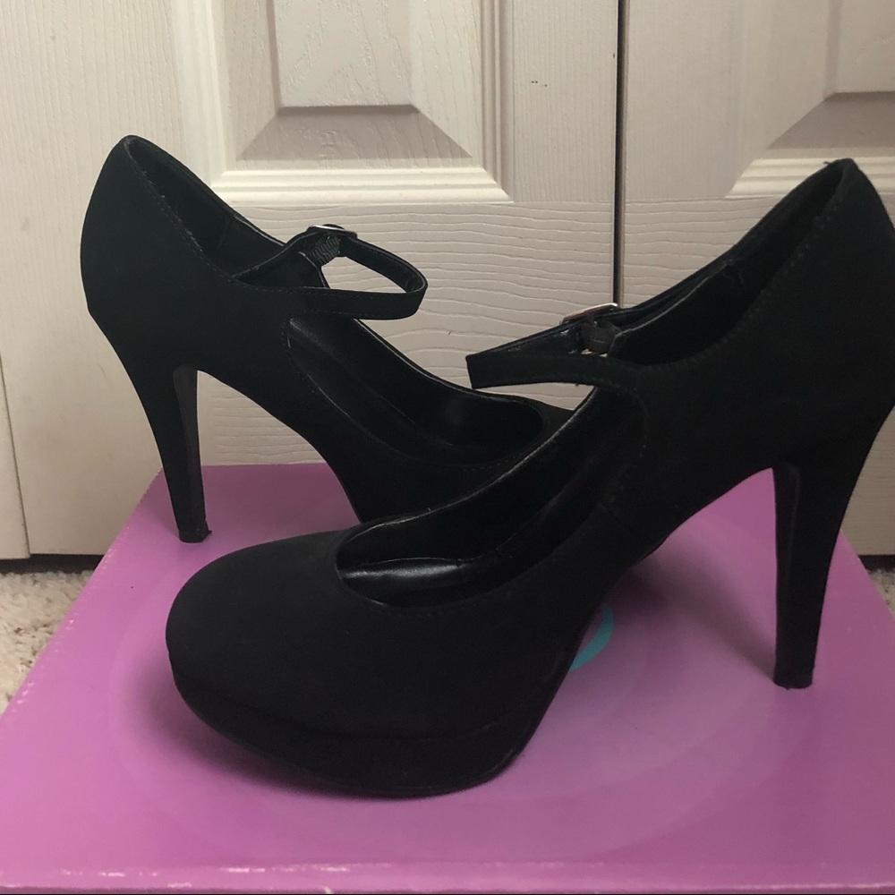 Black suede heels!